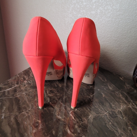 Womens Heels - Picture 3 of 4